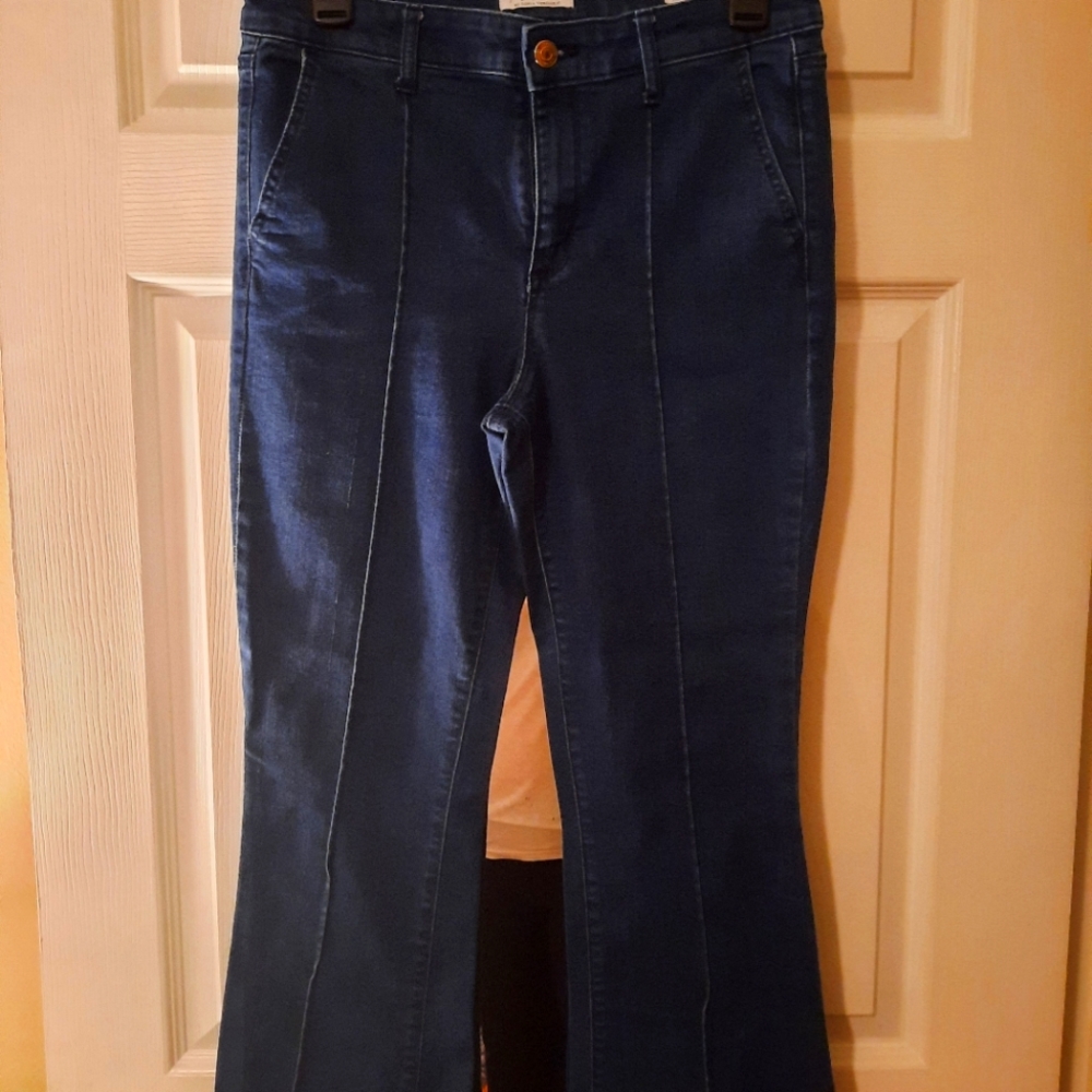 Sofia Vergara Carmen Pintuck Trouser Size 8 Dark Rinse Flare Leg Jeans